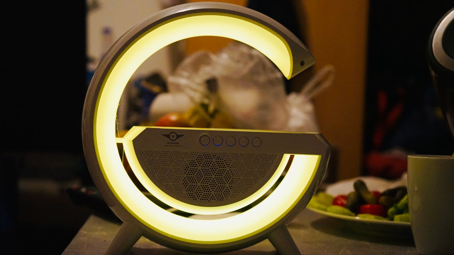 LED Licht mit verschiedenen Farben Wecker, Musikspieler, Bluetooth speaker, Wireless 🛜 Ladegeräte Radio 📻 ein Gerät mit vielen Funktionen